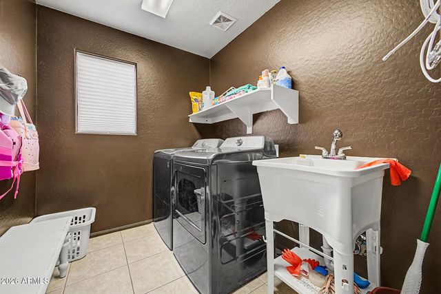 28929 N Calcite Way, San Tan Valley, AZ 85143