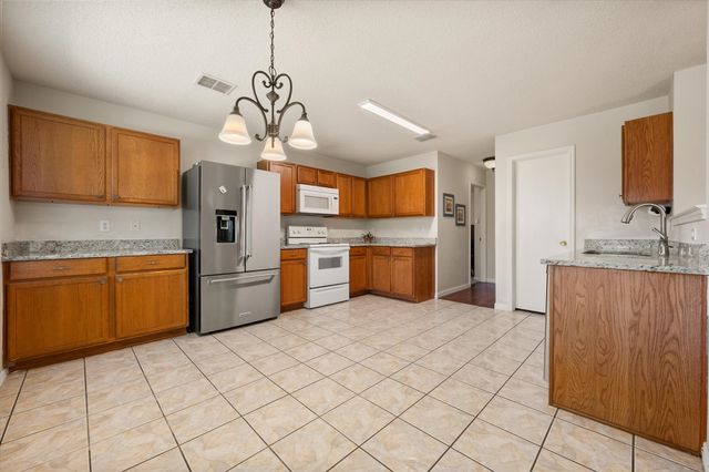 2139 Hacienda Court, Grand Prairie, TX 75052