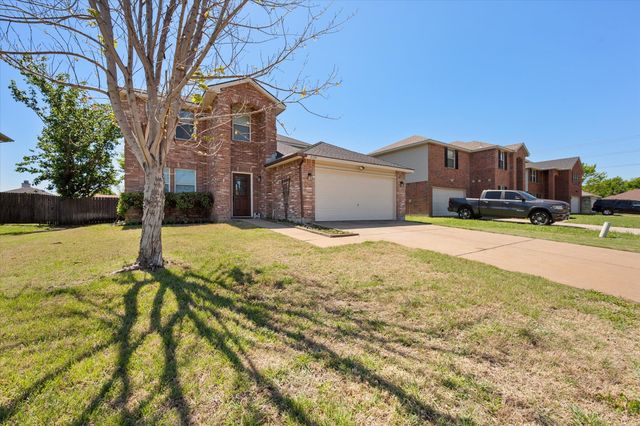 2139 Hacienda Court, Grand Prairie, TX 75052