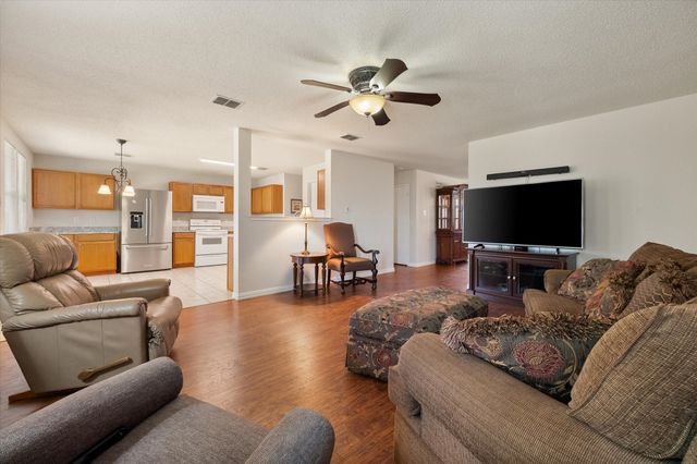 2139 Hacienda Court, Grand Prairie, TX 75052