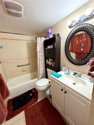 3777 NW 78th Ave 14D, Davie, FL 33024