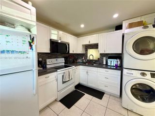 3777 NW 78th Ave 14D, Davie, FL 33024