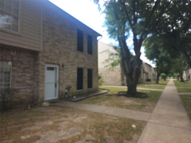 1063 Birnham Woods Boulevard, Pasadena, TX 77503