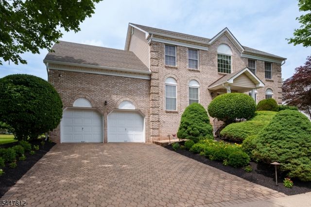 4 Muirhead Ct, Montgomery Twp., NJ 08502