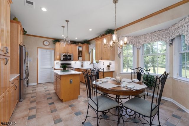 4 Muirhead Ct, Montgomery Twp., NJ 08502