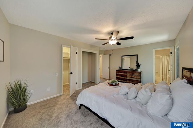 2306 S 72nd Street, Lincoln, NE 68506