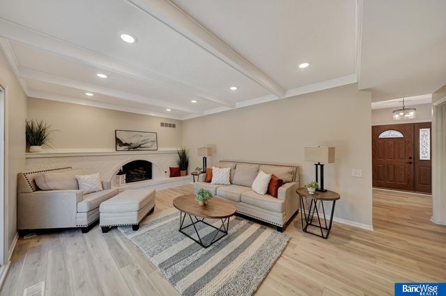 2306 S 72nd Street, Lincoln, NE 68506