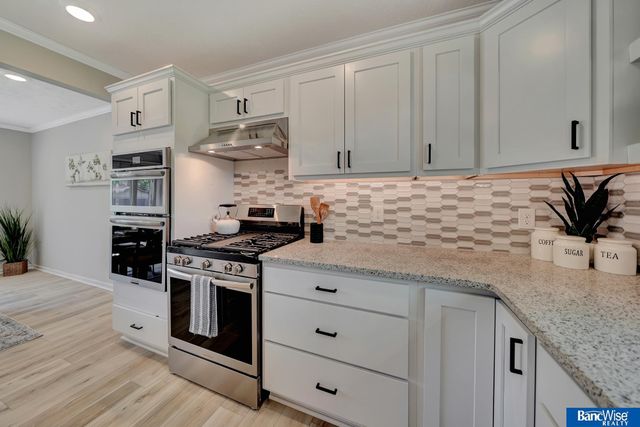 2306 S 72nd Street, Lincoln, NE 68506