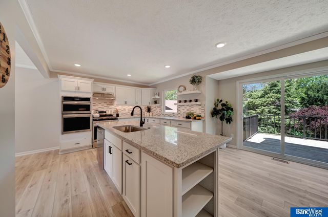 2306 S 72nd Street, Lincoln, NE 68506