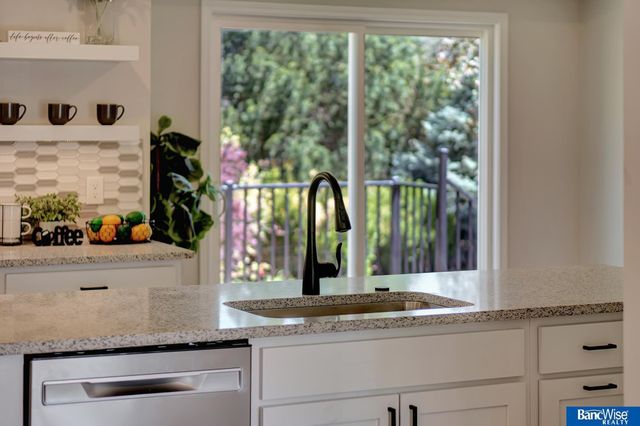 2306 S 72nd Street, Lincoln, NE 68506