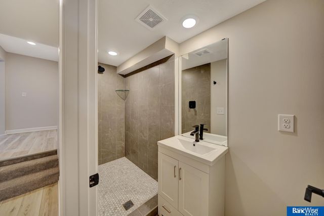 2306 S 72nd Street, Lincoln, NE 68506