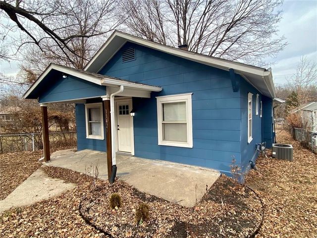 11424 E 17th Street S, Independence, MO 64052