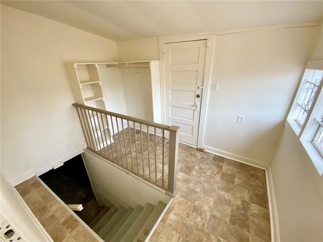 11424 E 17th Street S, Independence, MO 64052