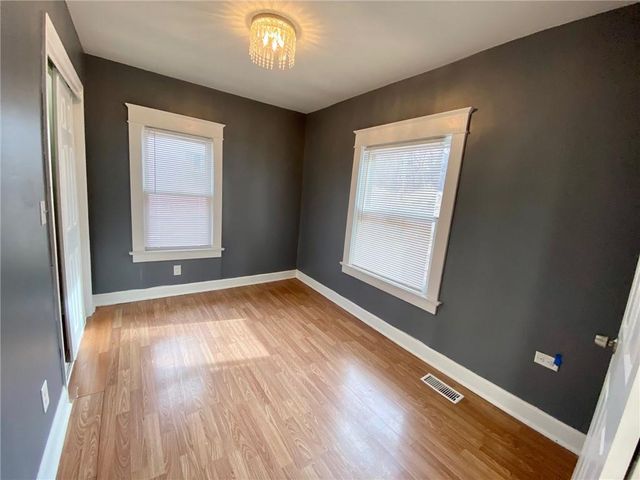 11424 E 17th Street S, Independence, MO 64052