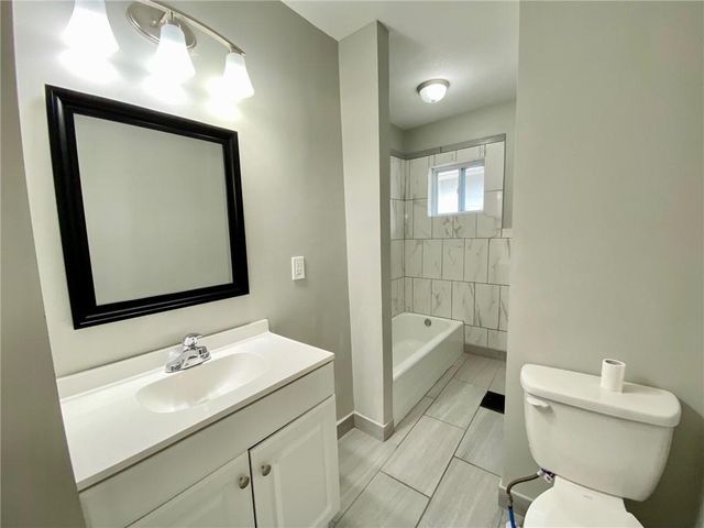 11424 E 17th Street S, Independence, MO 64052