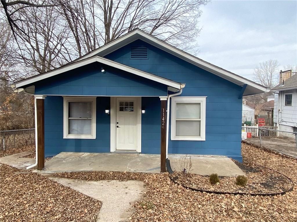 11424 E 17th Street S, Independence, MO 64052