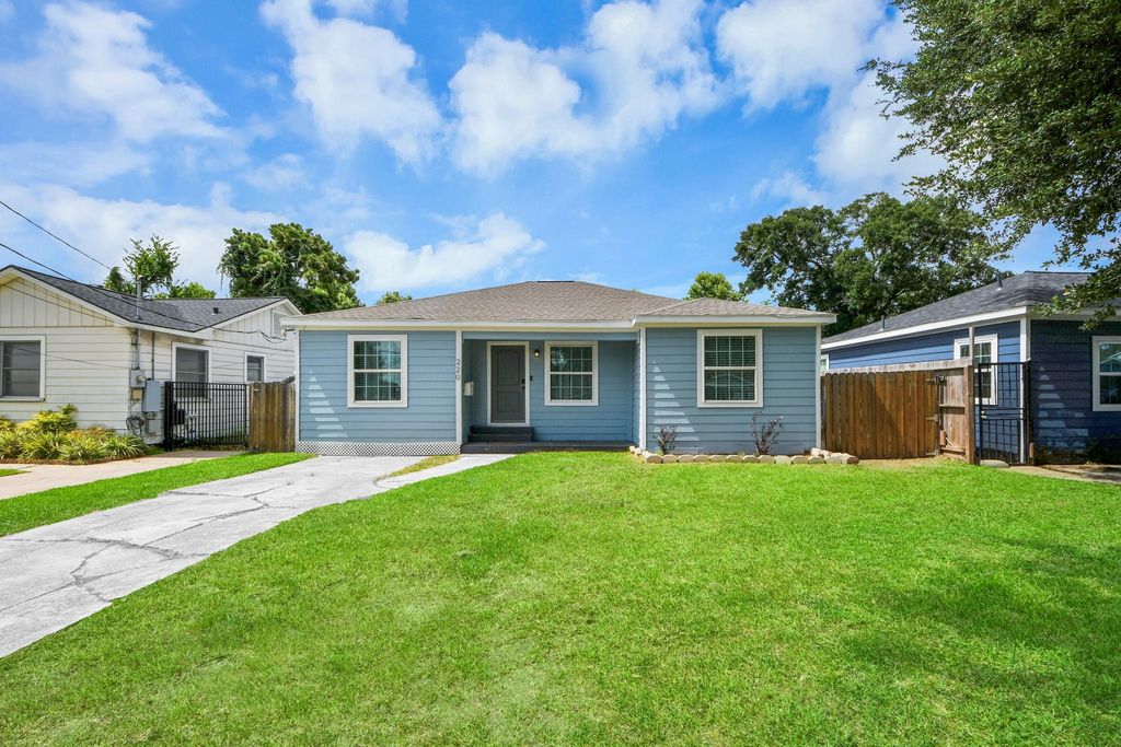 220 Styers Street, Houston, TX 77022