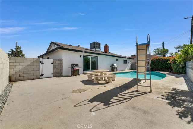 16341 Holly, Fontana, CA 92335