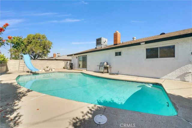 16341 Holly, Fontana, CA 92335