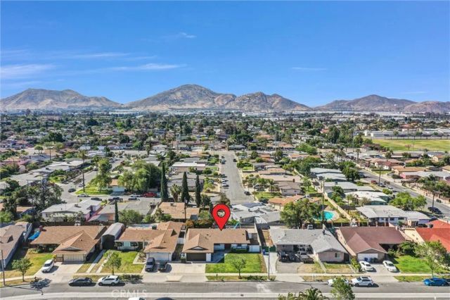 16341 Holly, Fontana, CA 92335