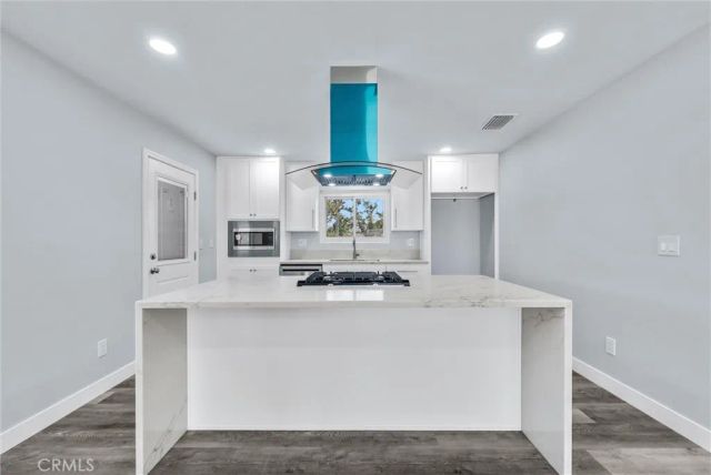 16341 Holly, Fontana, CA 92335