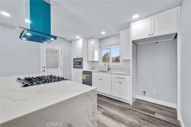 16341 Holly, Fontana, CA 92335