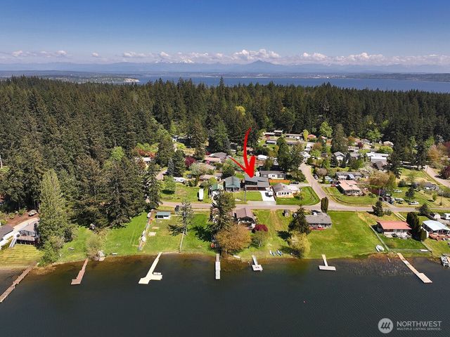 6459 Lake Shore Drive, Clinton, WA 98236