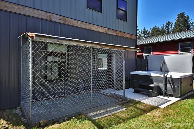 6459 Lake Shore Drive, Clinton, WA 98236