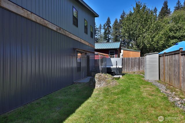 6459 Lake Shore Drive, Clinton, WA 98236