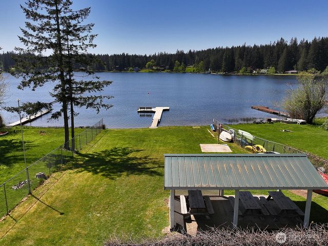 6459 Lake Shore Drive, Clinton, WA 98236