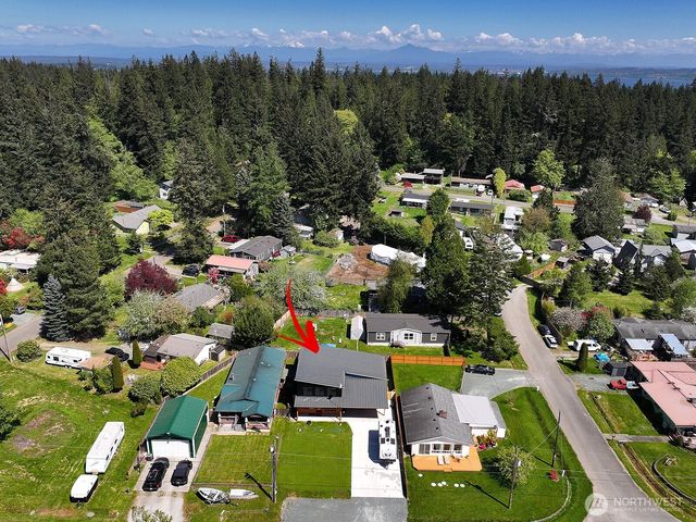6459 Lake Shore Drive, Clinton, WA 98236
