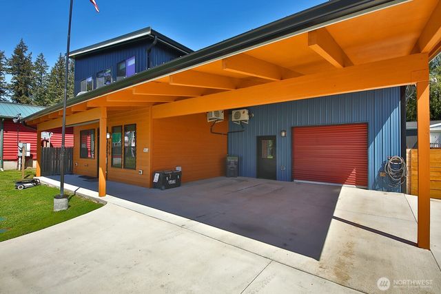 6459 Lake Shore Drive, Clinton, WA 98236