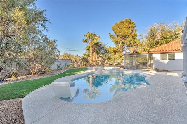 2868 Vista Del Sol Avenue, Las Vegas, NV 89120