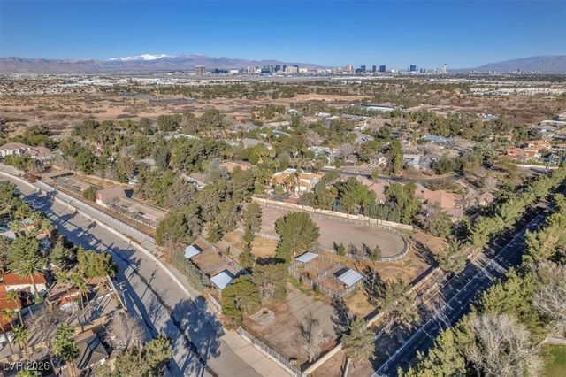 2868 Vista Del Sol Avenue, Las Vegas, NV 89120