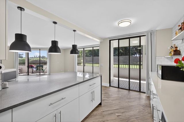 4770 Fountains Dr 104, Lake Worth, FL 33467