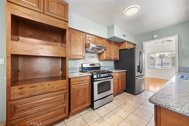 908 S Leaf, West Covina, CA 91791
