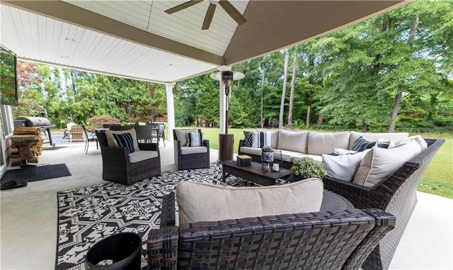 112 Caraway Road, Locust Grove, GA 30248