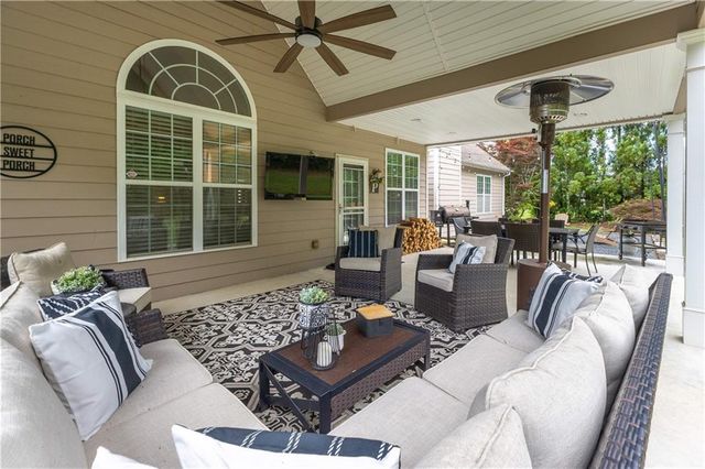 112 Caraway Road, Locust Grove, GA 30248