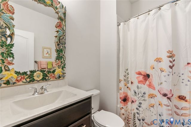 12136 Liesfeld Pond Dr, Glen Allen, VA 23059