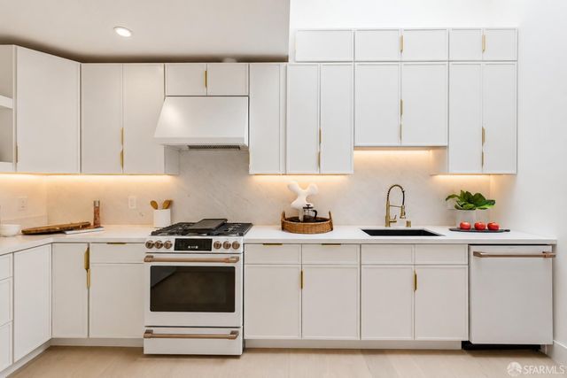 1871 25th Avenue, San Francisco, CA 94122