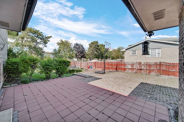 7942 161st Street, Tinley Park, IL 60477