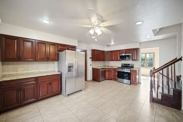 7942 161st Street, Tinley Park, IL 60477