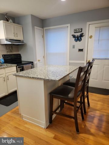 636 UPLAND ST, Pottstown, PA 19464