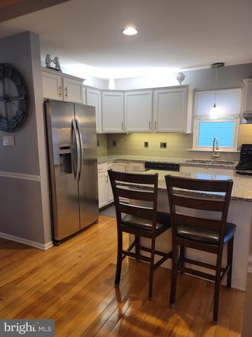 636 UPLAND ST, Pottstown, PA 19464