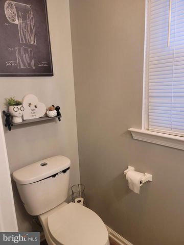 636 UPLAND ST, Pottstown, PA 19464