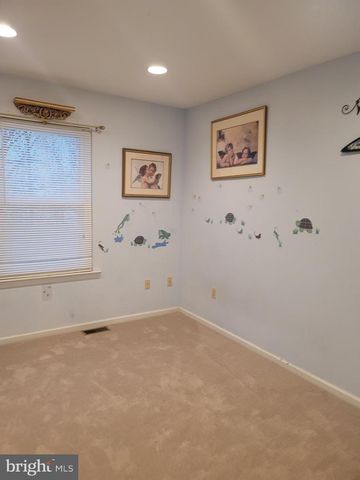 636 UPLAND ST, Pottstown, PA 19464