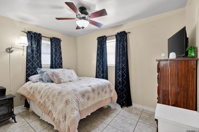 4578 Feliciana Dr, New Orleans, LA 70126