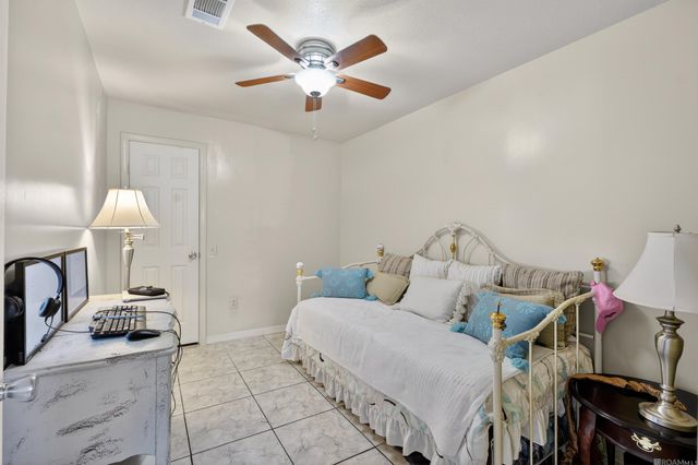4578 Feliciana Dr, New Orleans, LA 70126