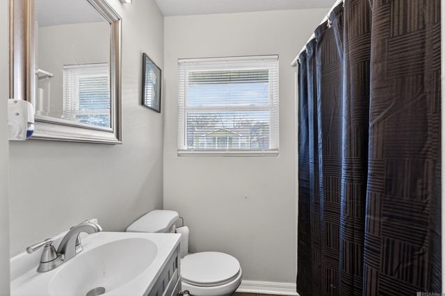 4578 Feliciana Dr, New Orleans, LA 70126