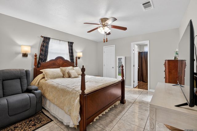 4578 Feliciana Dr, New Orleans, LA 70126